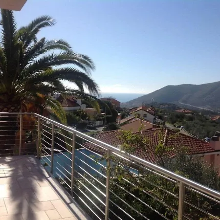 Ferienhaus In Mit Terrasse, Garten Und Grill Holiday home