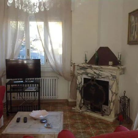 Ferienhaus In Mit Terrasse, Garten Und Grill Holiday home *