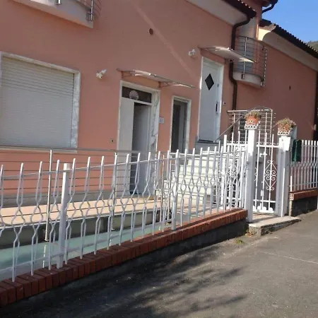 Holiday home Ferienhaus In Mit Terrasse, Garten Und Grill *